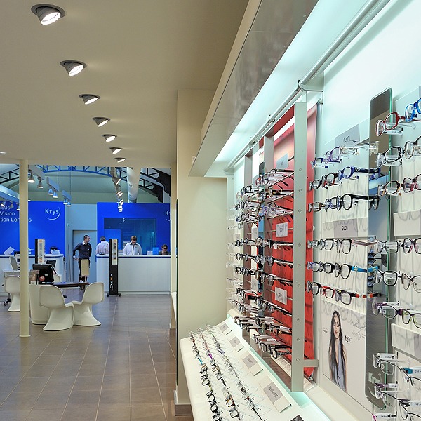 Led gimbal light in store lighting